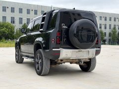 Land Rover Defender 110 P400 Dark Edition - ფოტო 16