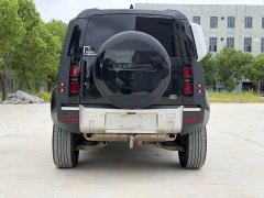 Land Rover Defender 110 P400 Dark Edition - ფოტო 17