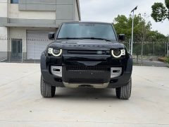 Land Rover Defender 110 P400 Dark Edition - ფოტო 2