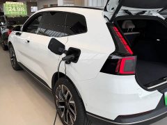 Volvo XC70 Plug-in Hybrid 2026 AWD Extended Range Plus - ფოტო 11