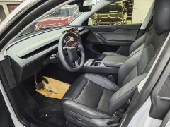 Tesla Model Y Rear-Wheel Drive - ფოტო 10