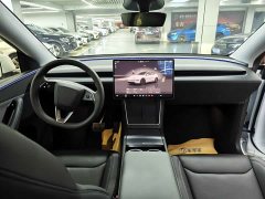 Tesla Model Y Rear-Wheel Drive - ფოტო 4
