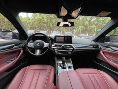 BMW 5 Series 525Li M Sport Package - ფოტო 16