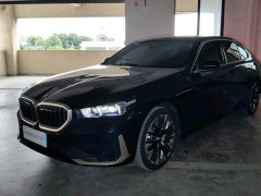 BMW 5 Series 530Li Luxury Edition Premium Package - ფოტო 1