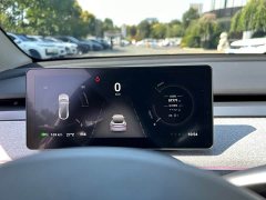 Tesla Model Y Rear-Wheel Drive - ფოტო 12