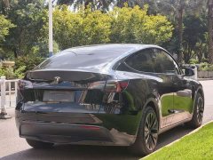Tesla Model Y Rear-Wheel Drive - ფოტო 7