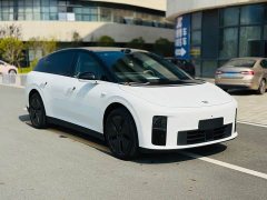 Li Auto i6 Two-Wheel Drive Standard - ფოტო 3