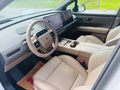 Li Auto i6 Two-Wheel Drive Standard - ფოტო 4