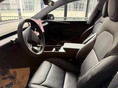 Tesla Model Y Rear-Wheel Drive - ფოტო 3