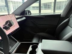 Tesla Model Y Rear-Wheel Drive - ფოტო 7