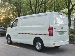 Changan Ruixing EM60 Pure Electric Van 70kW - ფოტო 4