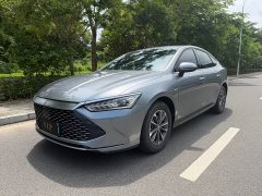 BYD Qin PLUS Glory Edition DM-i 55KM Leading - ფოტო 1