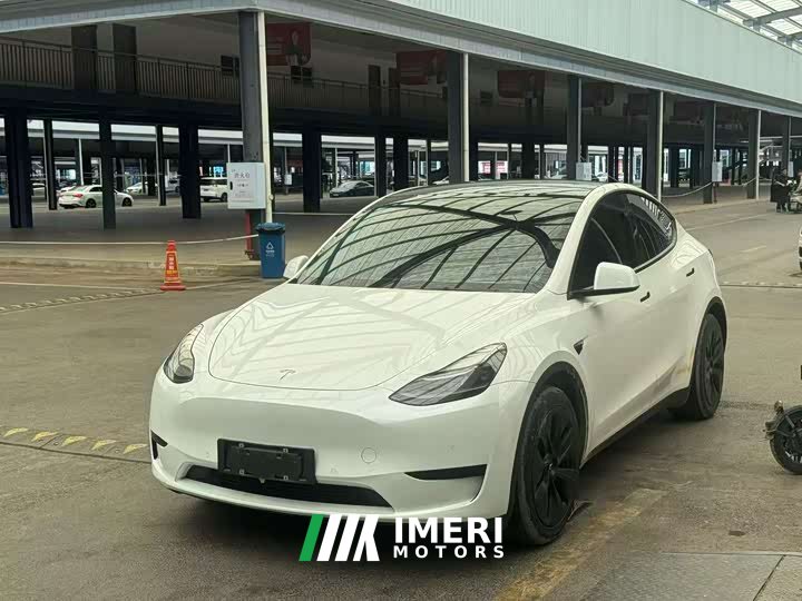 Tesla Model Y Rear-Wheel Drive