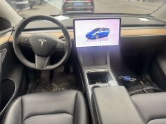 Tesla Model Y Rear-Wheel Drive - ფოტო 4