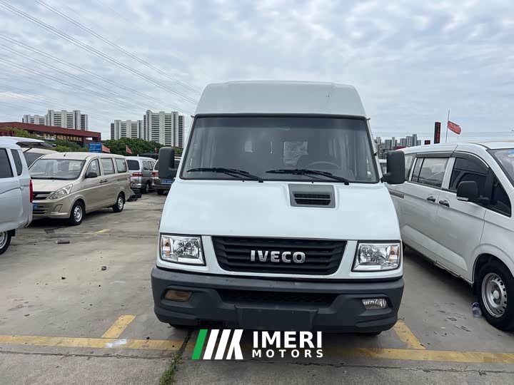 Iveco Daily 2021 2.5T A40 M1 Minibus 5-9 Seater Long Wheelbase Mid-roof Dual Wheels Side Sliding Door - ავტომობილი ჩინეთიდან