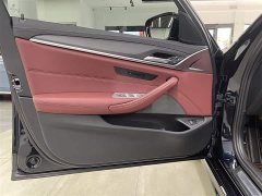 BMW 5 Series 530Li Premier M Sport Package - ფოტო 14