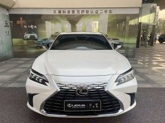Lexus ES 300h Premium Edition - ფოტო 2