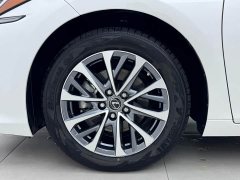 Lexus ES 200 Premium Edition - ფოტო 16