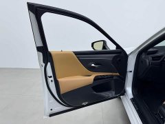 Lexus ES 200 Premium Edition - ფოტო 6
