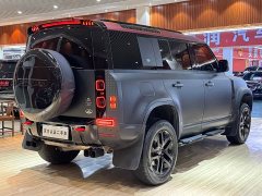 Land Rover Defender 110 3.0T P400 Dark Edition - ფოტო 10