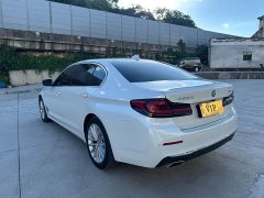 BMW 5 Series 525Li M Sport Package - ფოტო 7