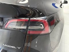 Tesla Model Y Rear-Wheel Drive - ფოტო 18