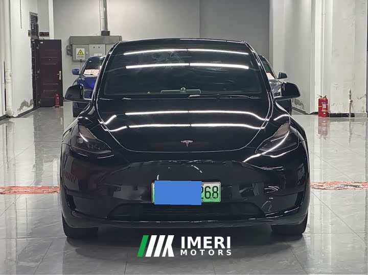 Tesla Model Y Rear-Wheel Drive