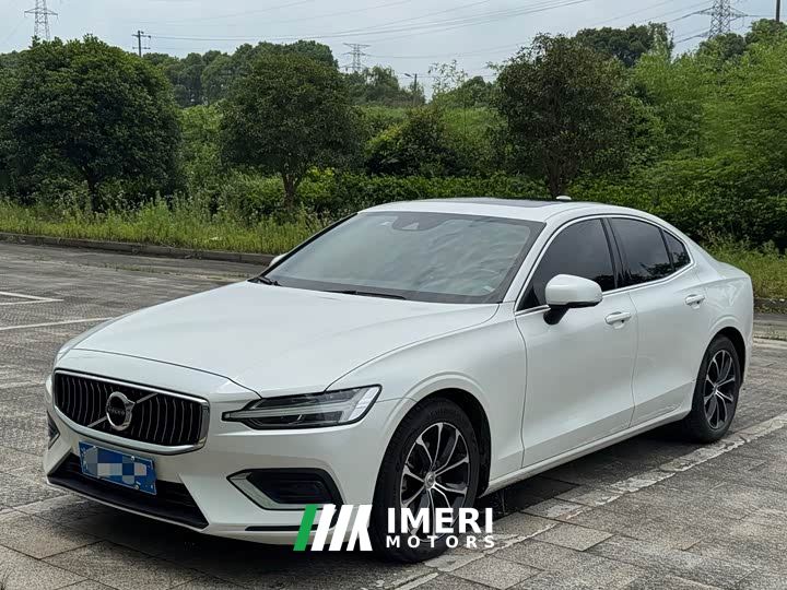 Volvo S60 B4 Smart Luxury Edition