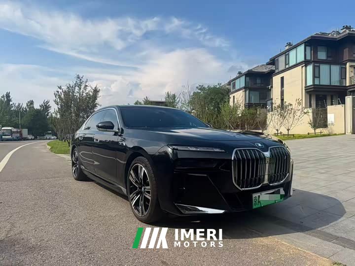 BMW i7 xDrive60L M Sport Package - ავტომობილი ჩინეთიდან