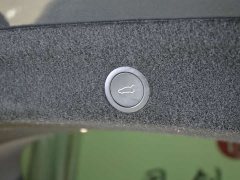 Tesla Model Y Rear-Wheel Drive - ფოტო 13