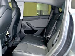 Tesla Model Y Rear-Wheel Drive - ფოტო 17