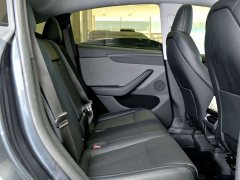 Tesla Model Y Rear-Wheel Drive - ფოტო 18