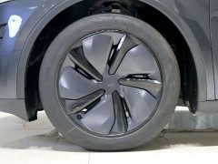 Tesla Model Y Rear-Wheel Drive - ფოტო 20