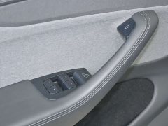 Tesla Model Y Rear-Wheel Drive - ფოტო 7