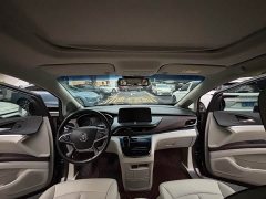 Buick GL8 Land Business Class 652T Luxury - ფოტო 9