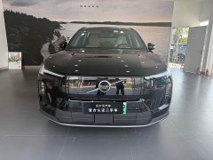 Volvo XC70 Plug-in Hybrid AWD Extended Range Core - ფოტო 3