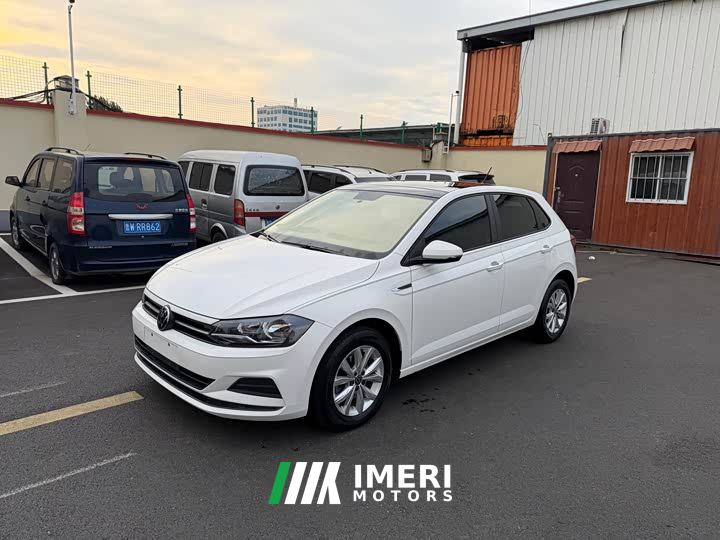 Volkswagen Polo Plus 1.5L Automatic Colorful Tech Edition