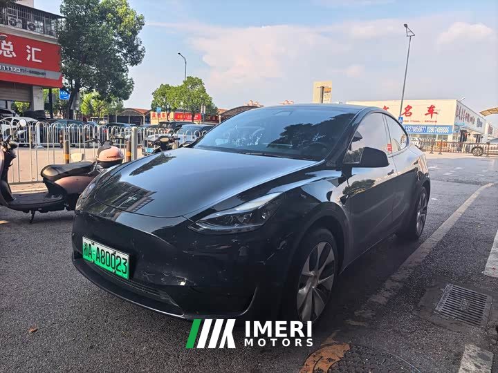 Tesla Model Y Facelift Rear-Wheel Drive
