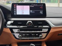 BMW 5 Series (Imported) 525i M Sport Package - ფოტო 14