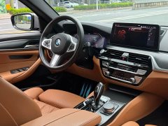 BMW 5 Series (Imported) 525i M Sport Package - ფოტო 7