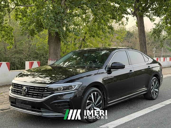 Volkswagen Passat 330TSI Luxury - ავტომობილი ჩინეთიდან