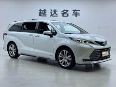 Toyota Sienna 2023 2.5L Hybrid Premium Edition - ფოტო 3