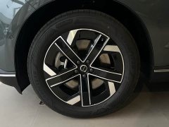 Volvo XC70 Plug-in Hybrid AWD Extended Range Core - ფოტო 9