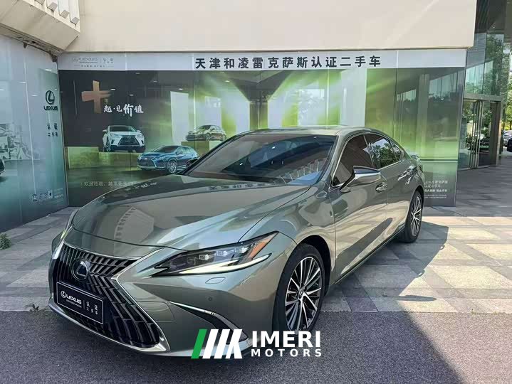 Lexus ES 300h Premium Edition - ავტომობილი ჩინეთიდან