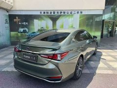 Lexus ES 300h Premium Edition - ფოტო 4