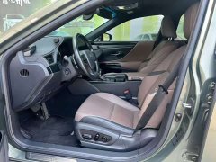 Lexus ES 300h Premium Edition - ფოტო 6