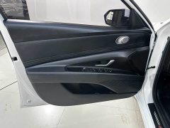 Hyundai Elantra 1.5L CVT GLX Elite - ფოტო 10