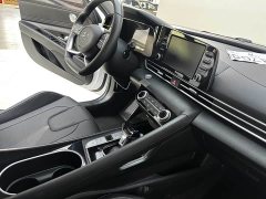 Hyundai Elantra 1.5L CVT GLX Elite - ფოტო 17