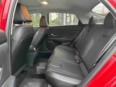 Hyundai Elantra 1.5L CVT Luxury - ფოტო 10