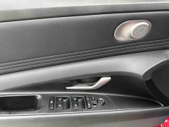 Hyundai Elantra 1.5L CVT Luxury - ფოტო 14